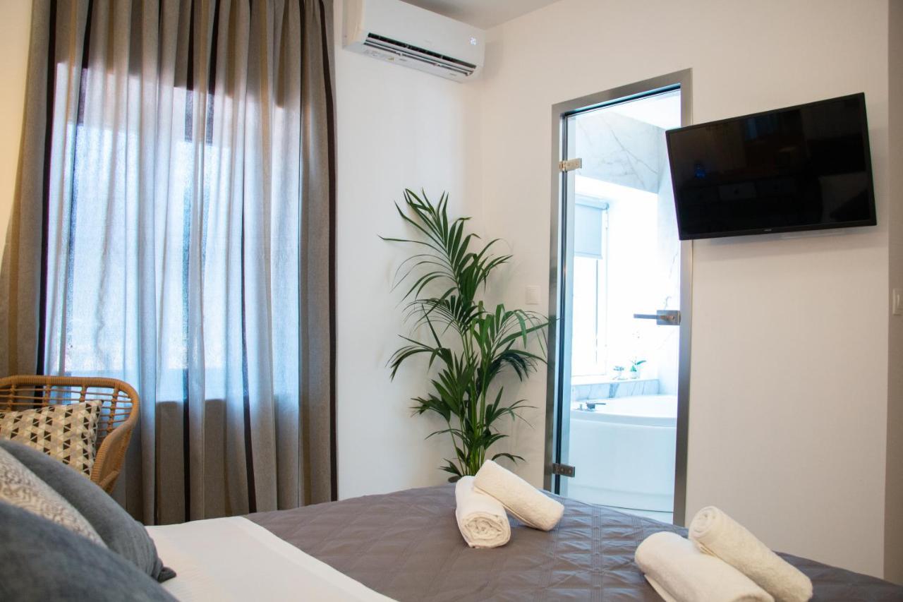 Camara Suite Poros Town Exterior foto